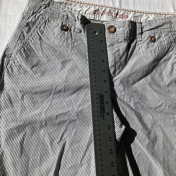 Dockers Women’s Casual Striped Shorts size 10, White & Blue - Picture 6 of 9